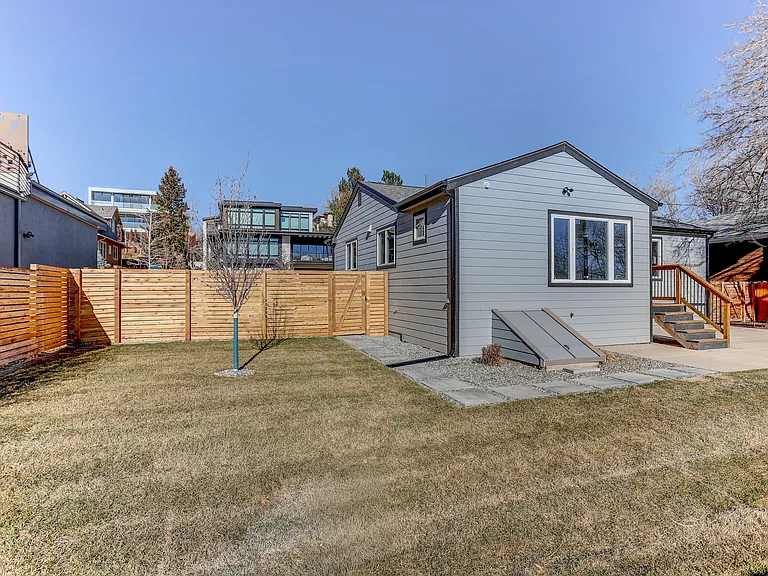 2340 Panorama Ave — Photo 20
