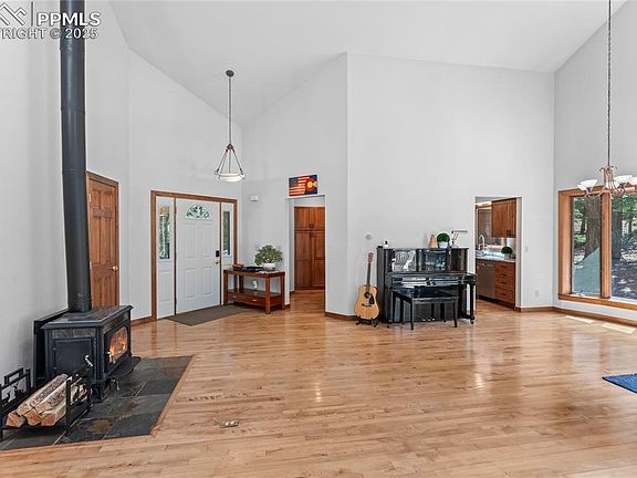 5th image of 2837 Sunnywood Ave