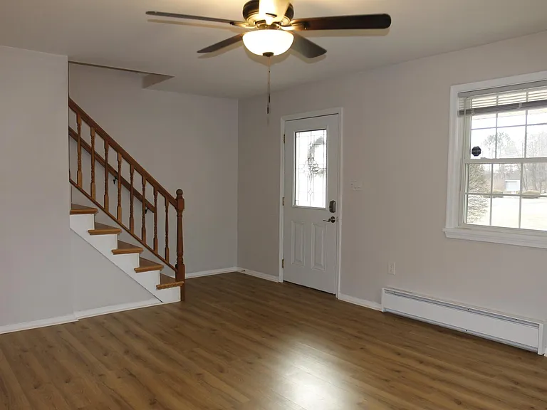 1 Lexington Ct — Photo 3