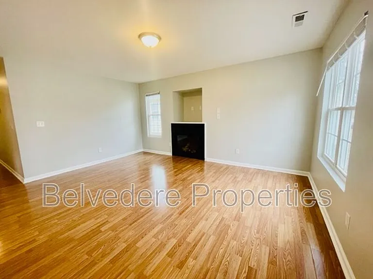 405 N Dudley St — Photo 2