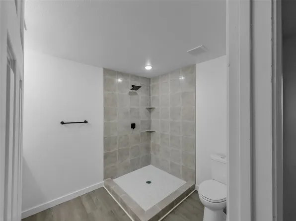 1411 Swiss St, Arlington, TX 76010