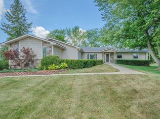 7792 Fosdick Rd, Saline, MI 48176