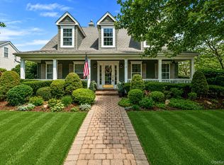 5 Green Ash St, Calverton, NY 11933