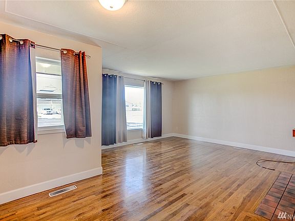 2nd image of 924 E Hill Ave