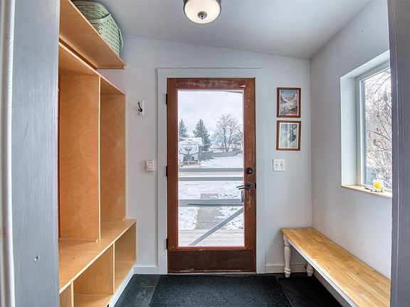 5th image of 511 Charlos St
