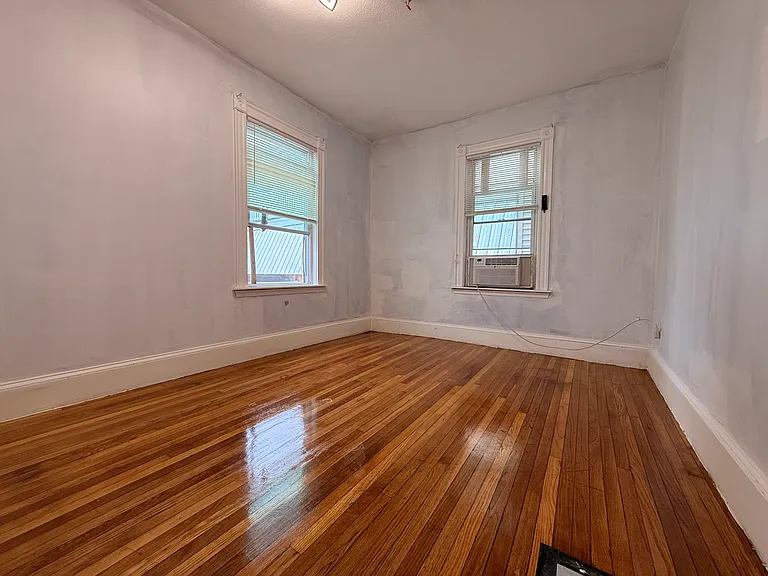 345-347 Medford St #1 — Photo 8