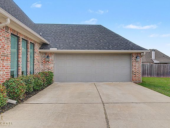 4th image of 609 Stowe Cir