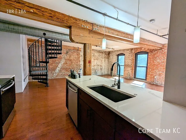 1223 Union Ave #501 — Photo 2