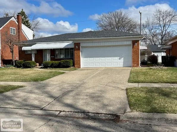 20907 Michael Ct, Saint Clair Shores, MI 48081