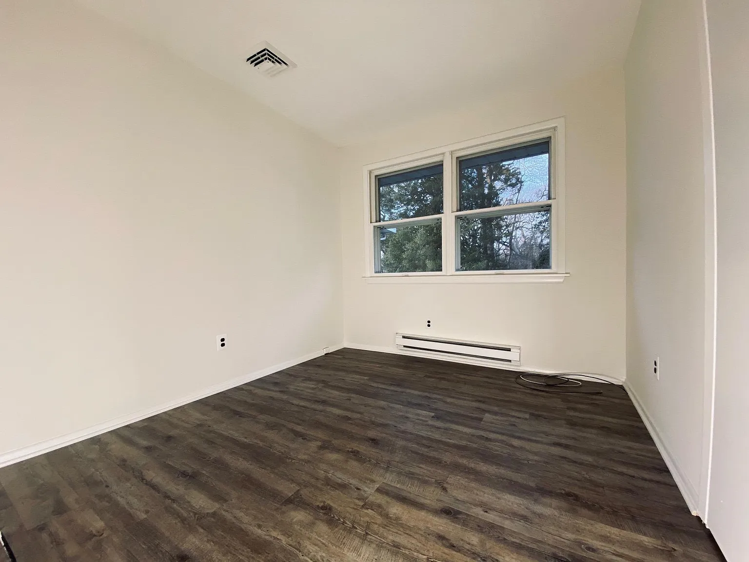 233 Bay Blvd — Photo 4