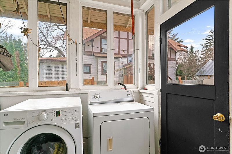 5th image of 110 N Delaware Avenue #A/B