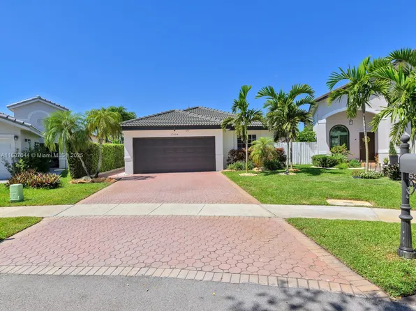 17654 SW 5th Ct, Pembroke Pines, FL 33029