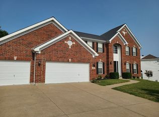 1032 Nooning Tree Dr, Chesterfield, MO 63017