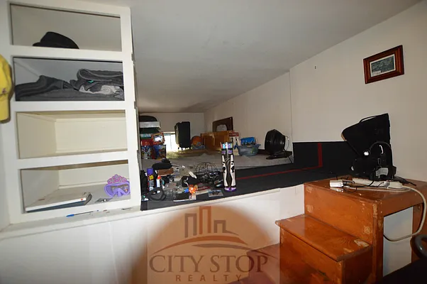 Rented by City Stop Realty | media 7