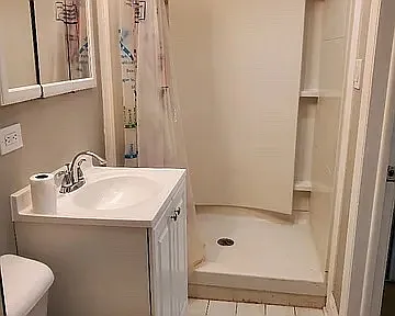 1114 W Armitage Ave #2F — Photo 8