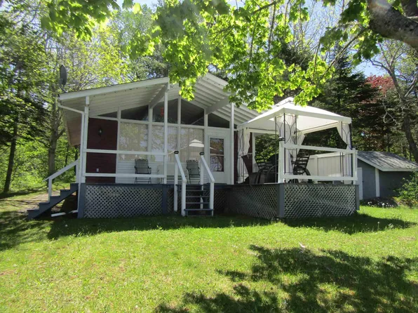 70 Sefferns Lake Dr, Chester, NS B0J 2M0