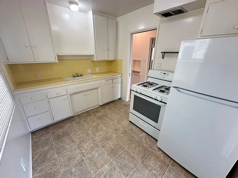150 Saint Joseph Ave — Photo 6