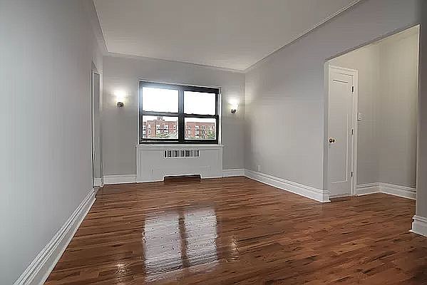2nd image of 130 Bay Ridge Pkwy APT 6N