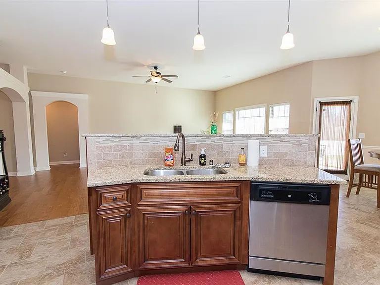 142 Shirley Blvd — Photo 10