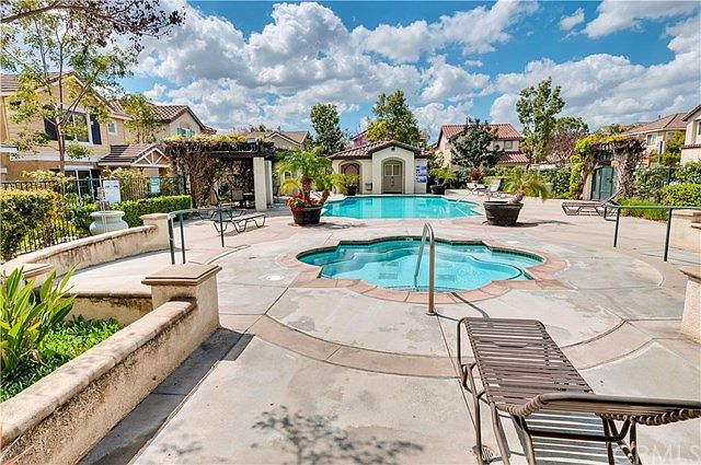 2nd image of 3749 Springmount St