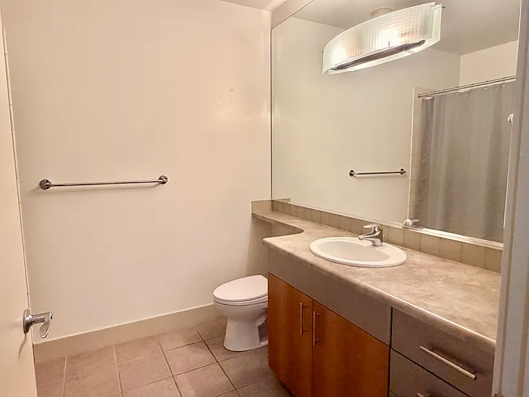 1760 N Northlake Way #423 — Photo 15