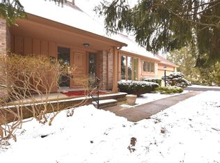 22225 Village Pines Dr, Franklin, MI