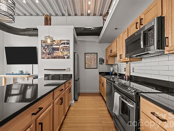 3rd image of 12 S Lexington Ave Unit 401