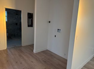 7538 Cozycroft Ave, Winnetka, CA 91306