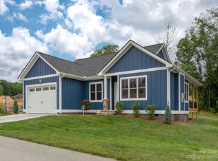 97 Olde Oak Way, Hendersonville, NC 28791