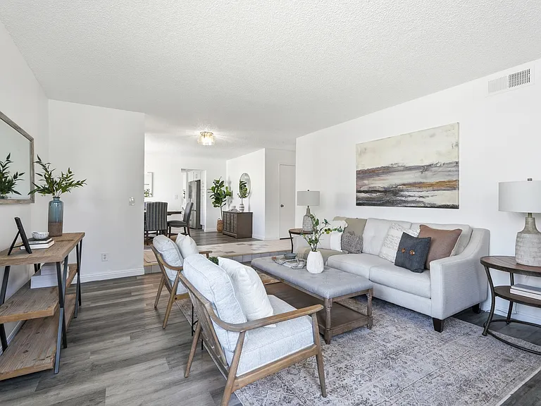 24420 Alliene Ave — Photo 10