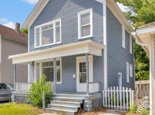 917 Saint Clair St, Port Huron, MI 48060