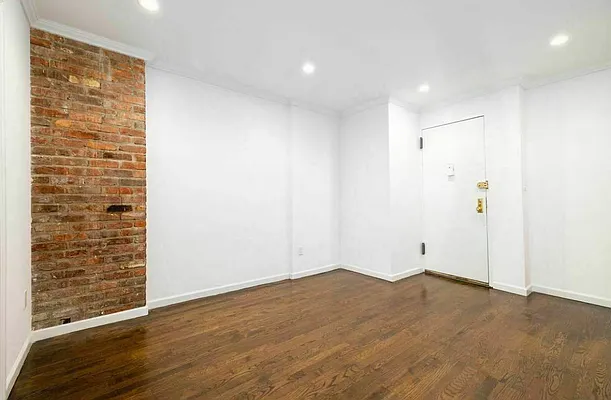 Rented by Compass | media 16