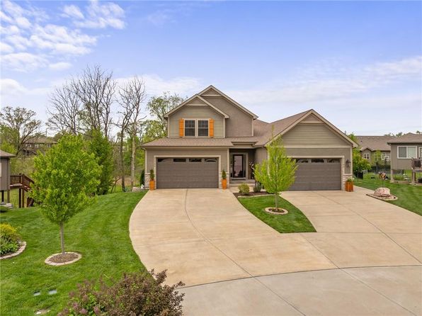 31736 W 83rd Ct, De Soto, KS 66018