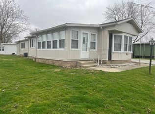 1009 Independence Dr E, Elwood, IN 46036