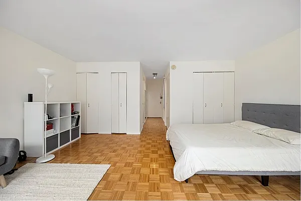 Rented by Douglas Elliman | media 8
