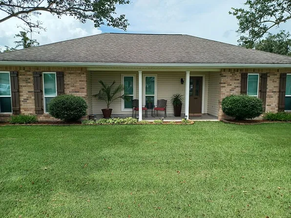 317 Lake Crescent Cir, Houma, LA 70360