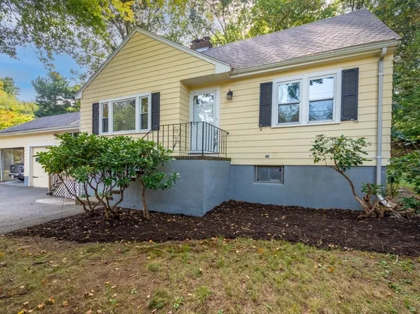 215 Blue Hill Dr, Westwood, MA 02090