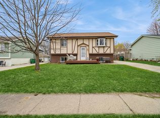 1245 S 5th St, Carlisle, IA 50047