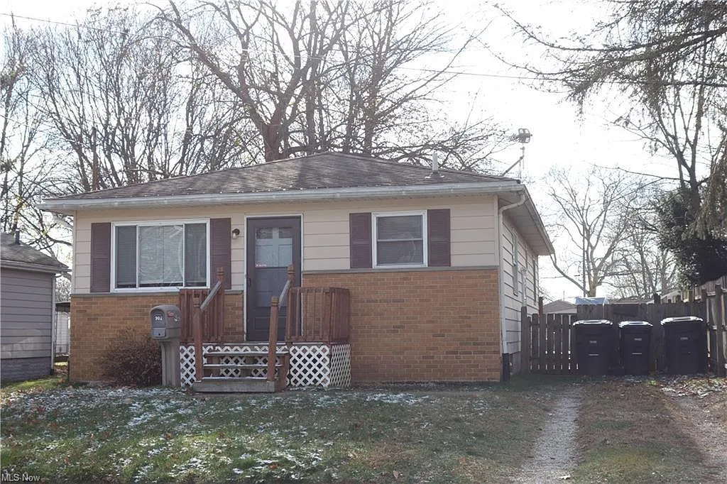 3 bed, 1008 sqft, $1,200 — Photo 2