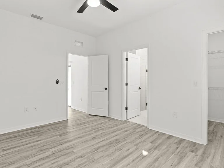 548 Knapp St — Photo 67