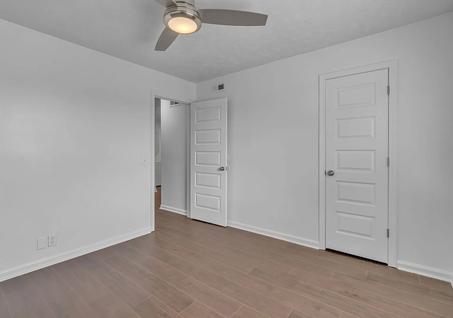 Jefferson Flats — Photo 4