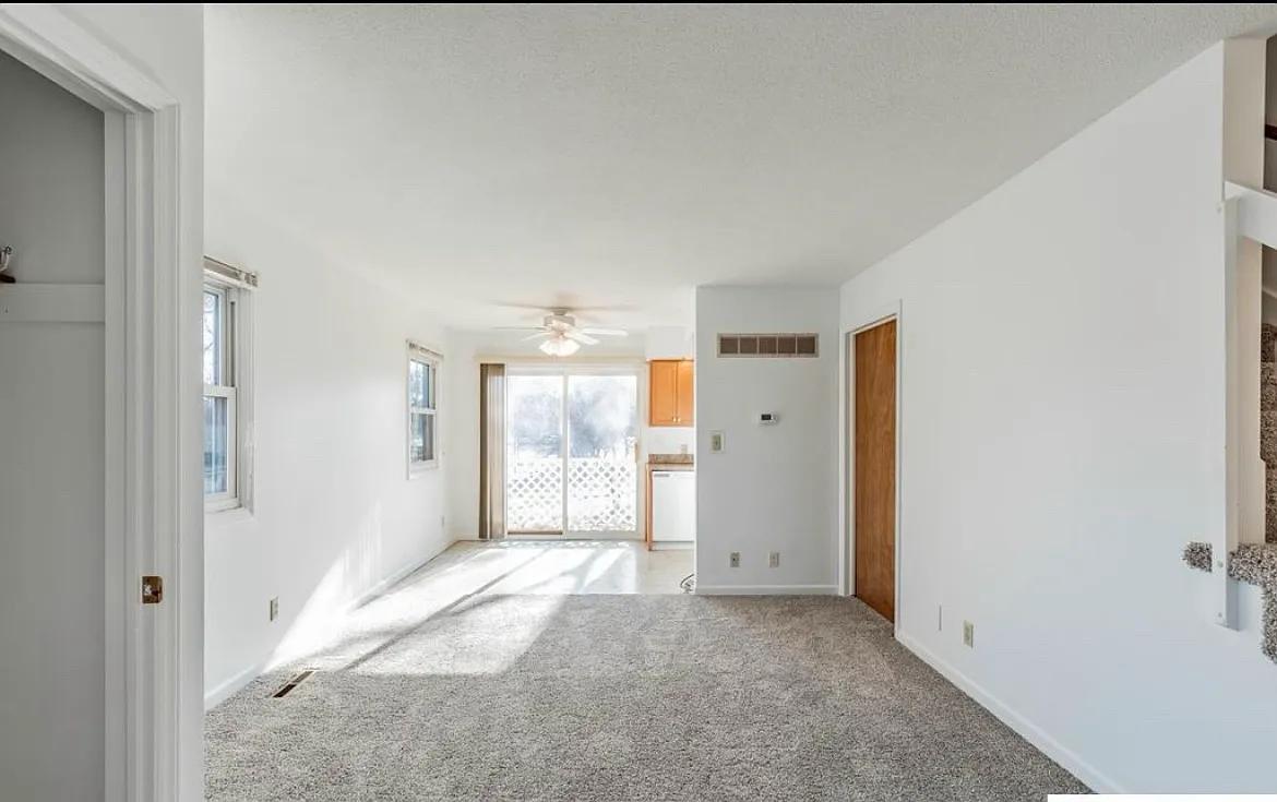 2 bed, 1.5 bath, 1100 sqft, $1,150 — Photo 3