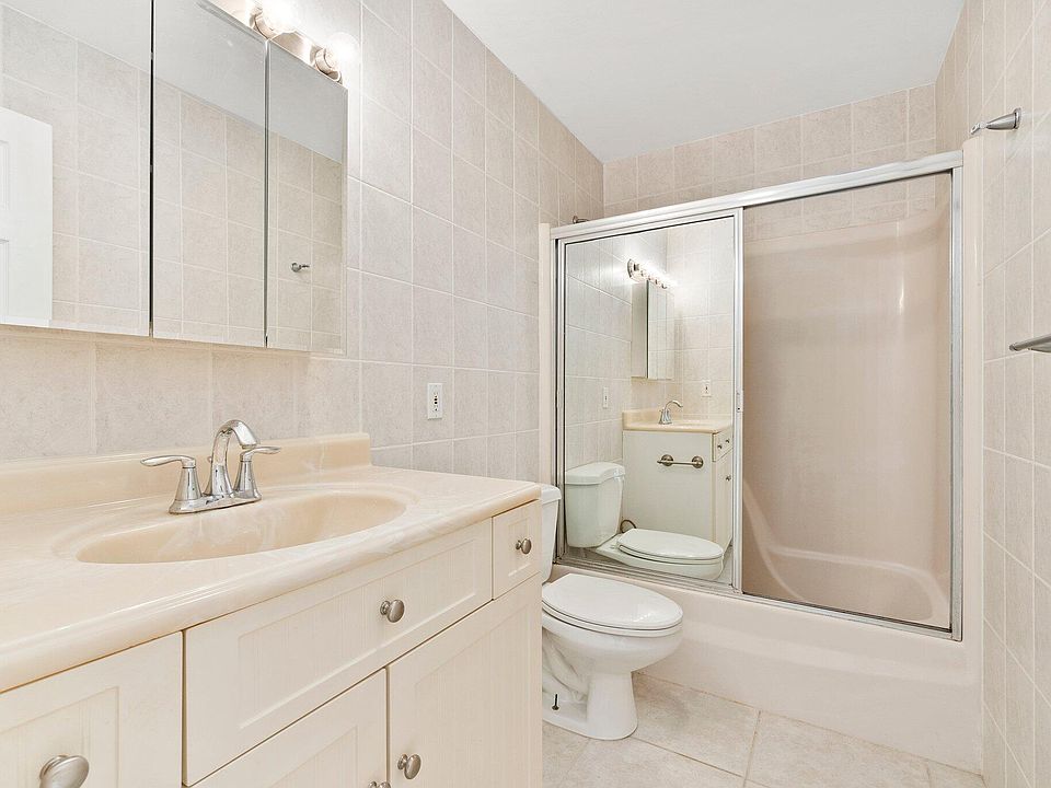 1st image of 29 Pine Arbor Lane #202