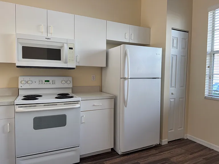 3612 Pine Oak Cir — Photo 3