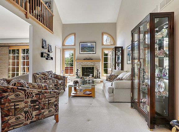 3rd image of 11430 Lakebrook Ct