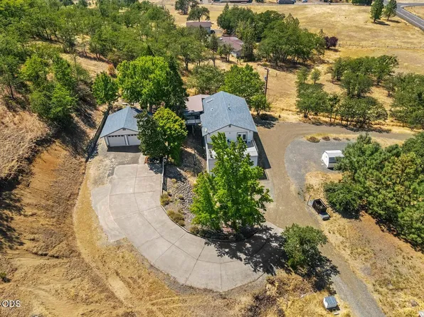 3375 Dodge Rd, White City, OR 97503