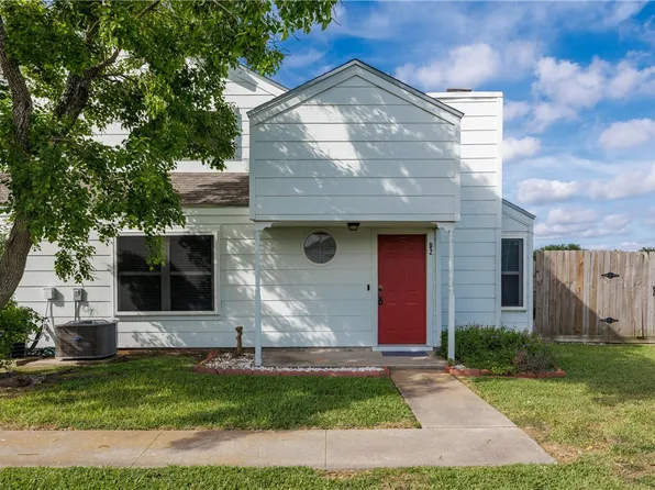 7252 The Mansions Dr #D-2, Corpus Christi, TX 78414