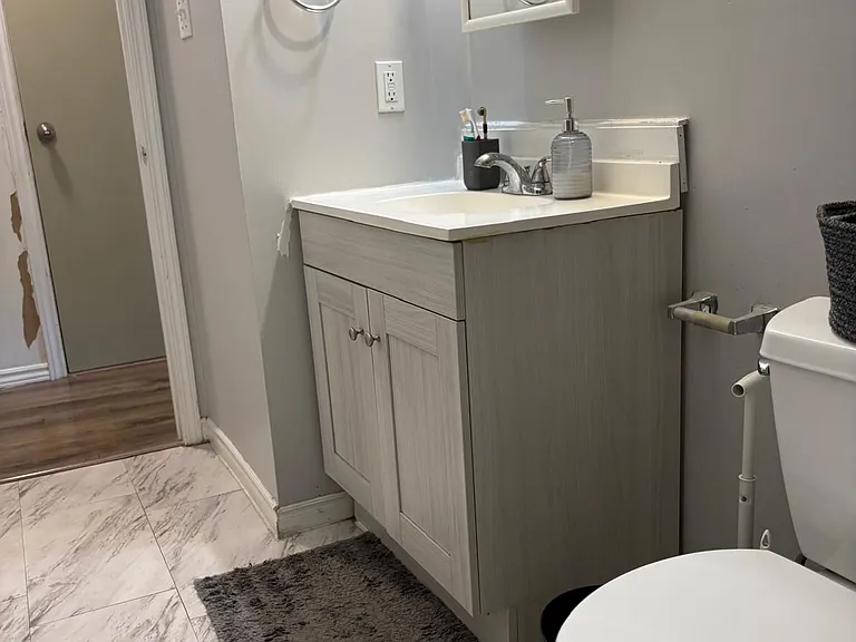 52 Wellington St #3 — Photo 6