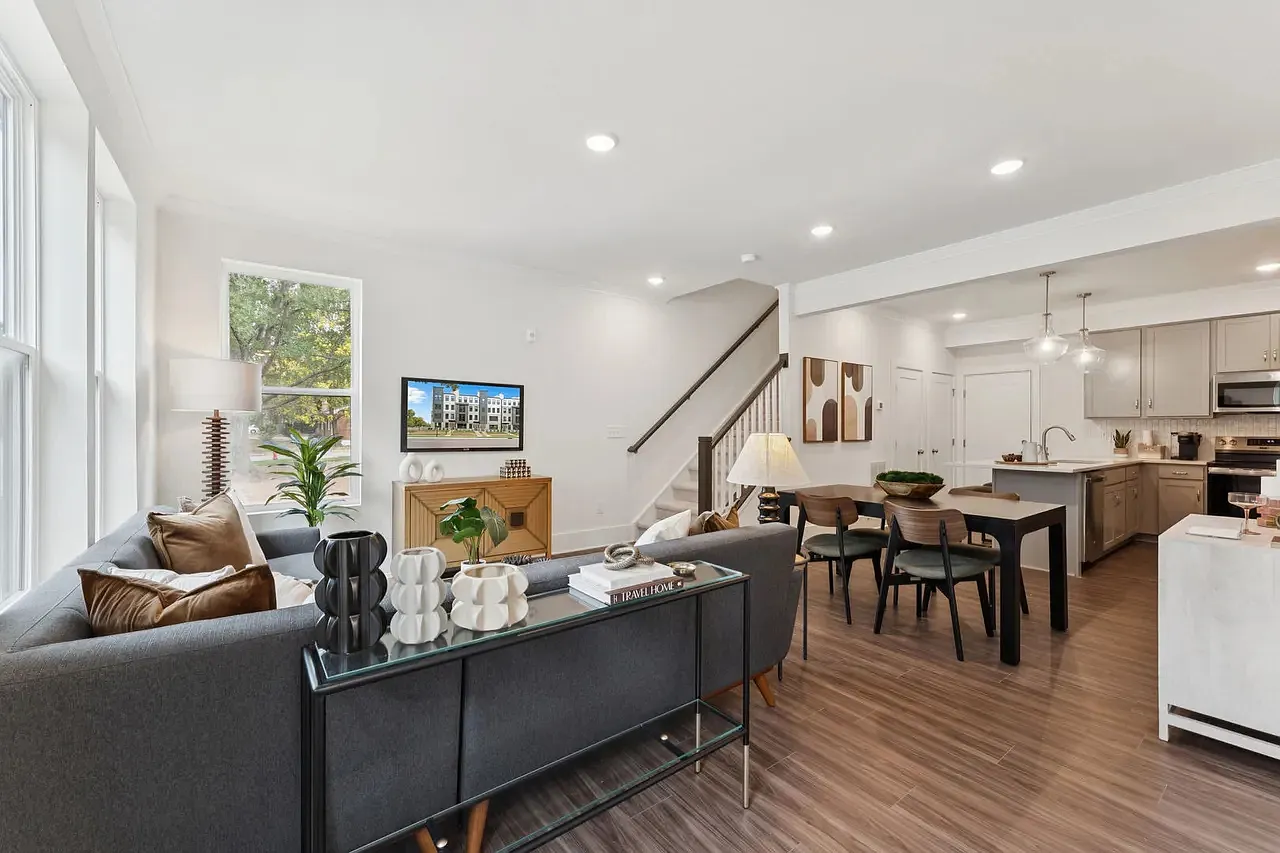 2 bed, 1577 sqft, $2,800 — Photo 3