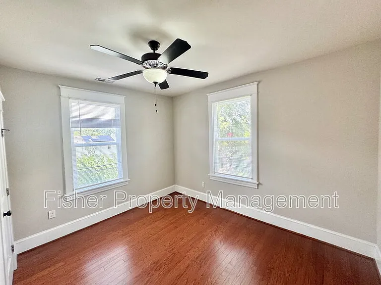 411 W 26th St — Photo 22
